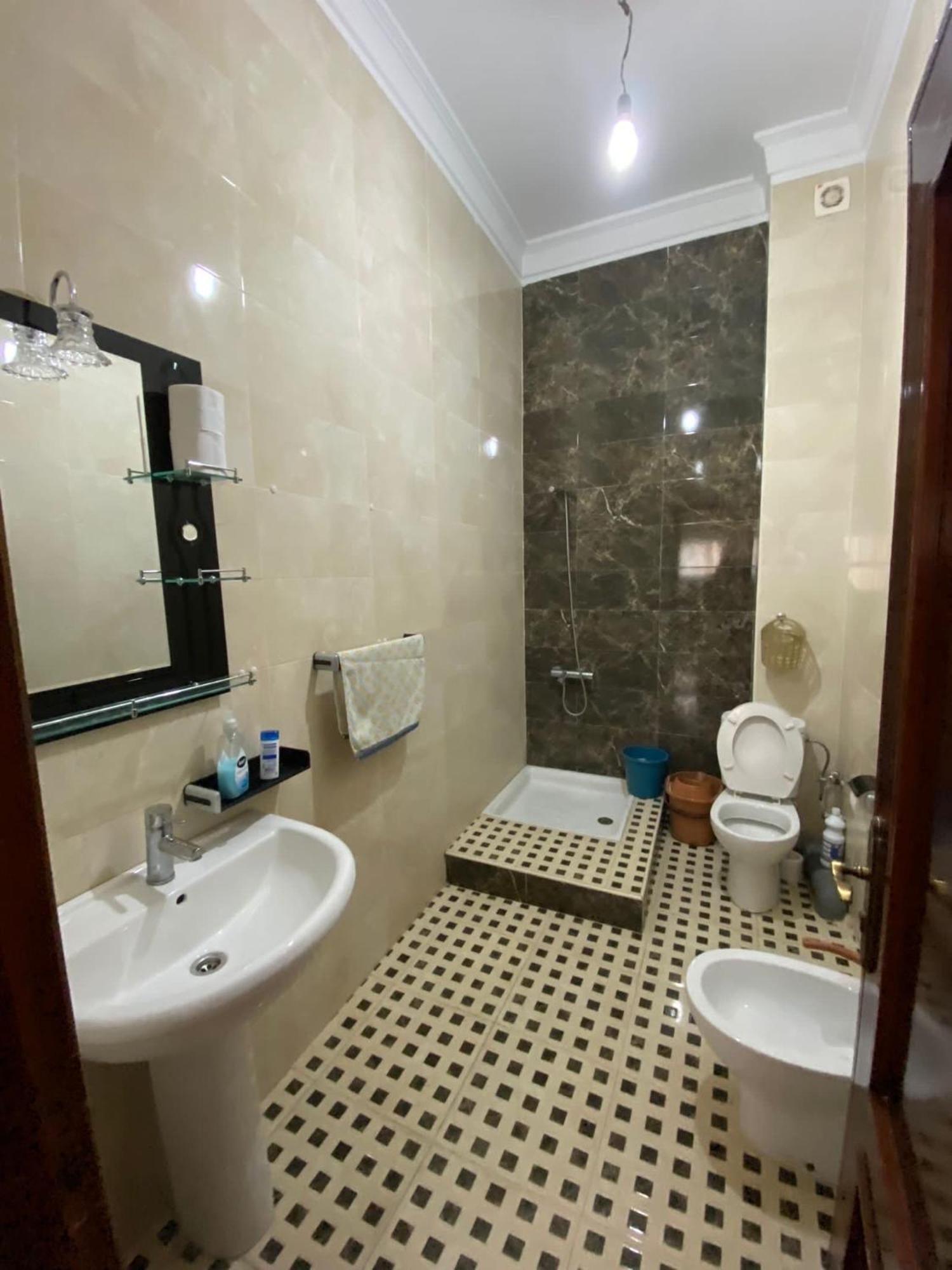 Appartement Martil 3 Chambres Proche De Centre Ville 5Mn A Pied Et La Plage 10Mn A Pied Et 10Mn De Aeroport Tetouan En Voiture Ngoại thất bức ảnh